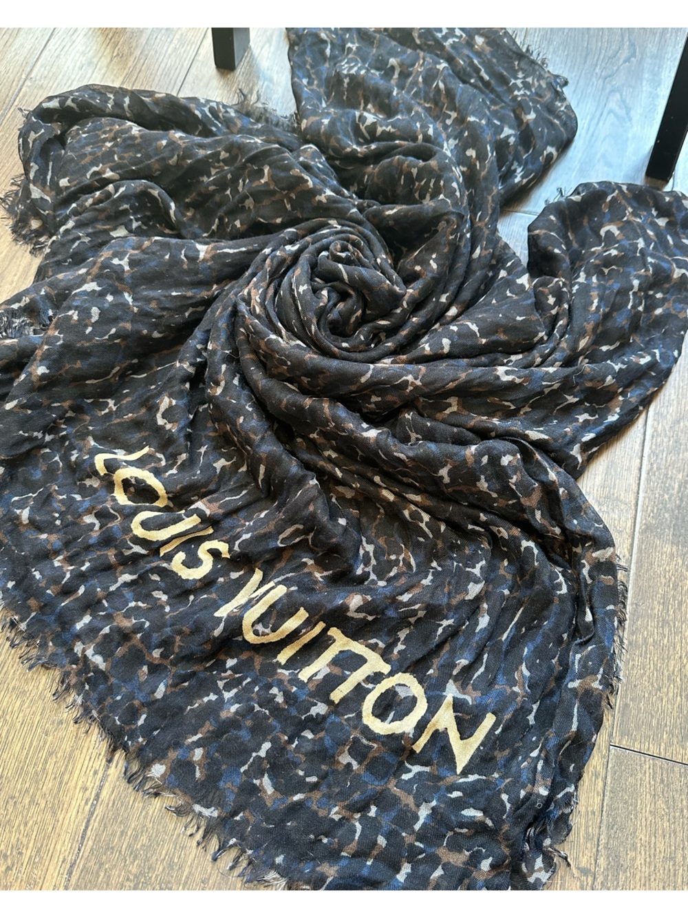 Louis Vuitton Etoile Blue Navy Leopard Scarf Monogram Print Wool & Silk Blend
